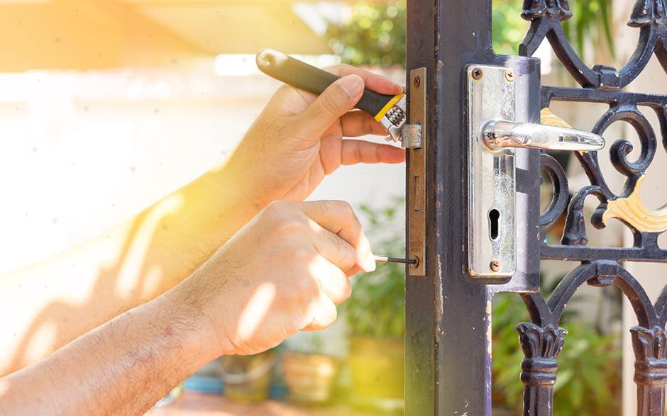 changer serrure de porte Saint-Maurice